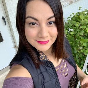 Meet your Posher, Cecilia